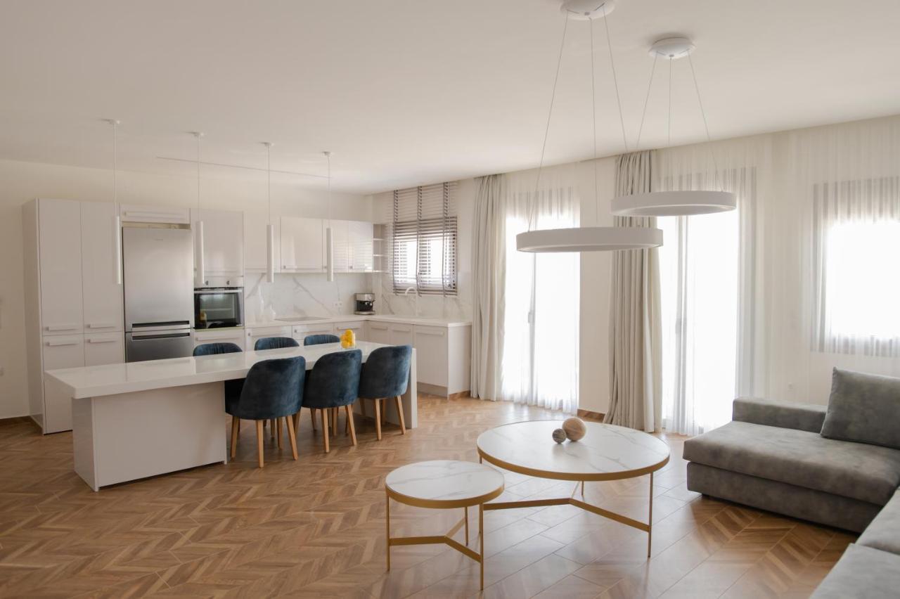 Marble Luxury Suites Karteros Exterior foto