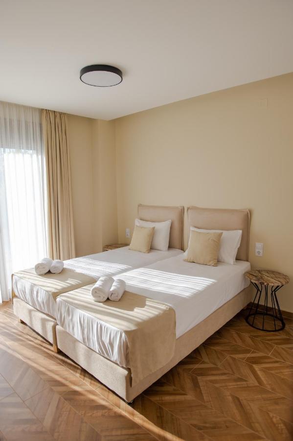 Marble Luxury Suites Karteros Exterior foto